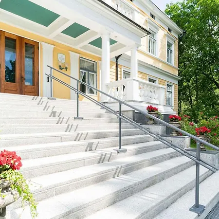 Hotel Sannasin Kartano Sannas